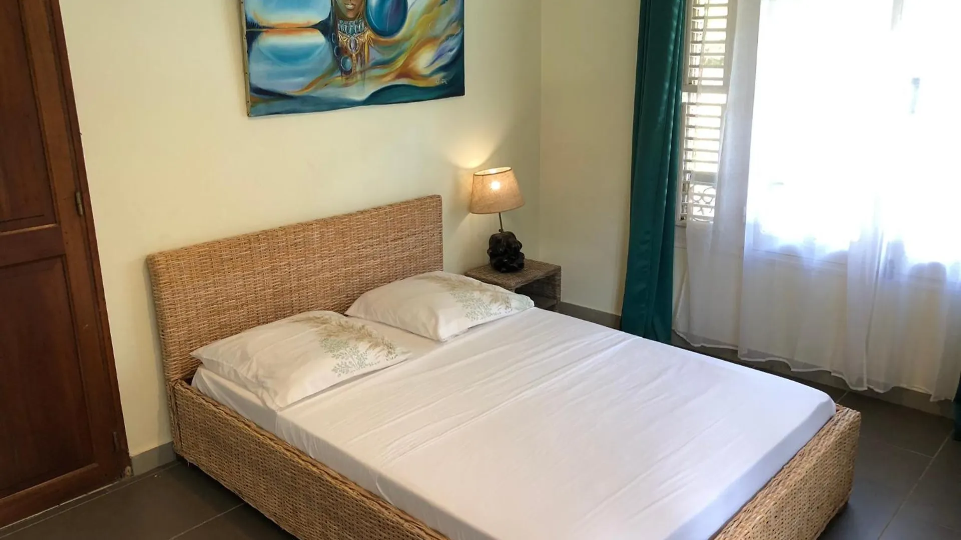 Between Us : Chambres D'Hotes A Saint Joseph Bed & Breakfast