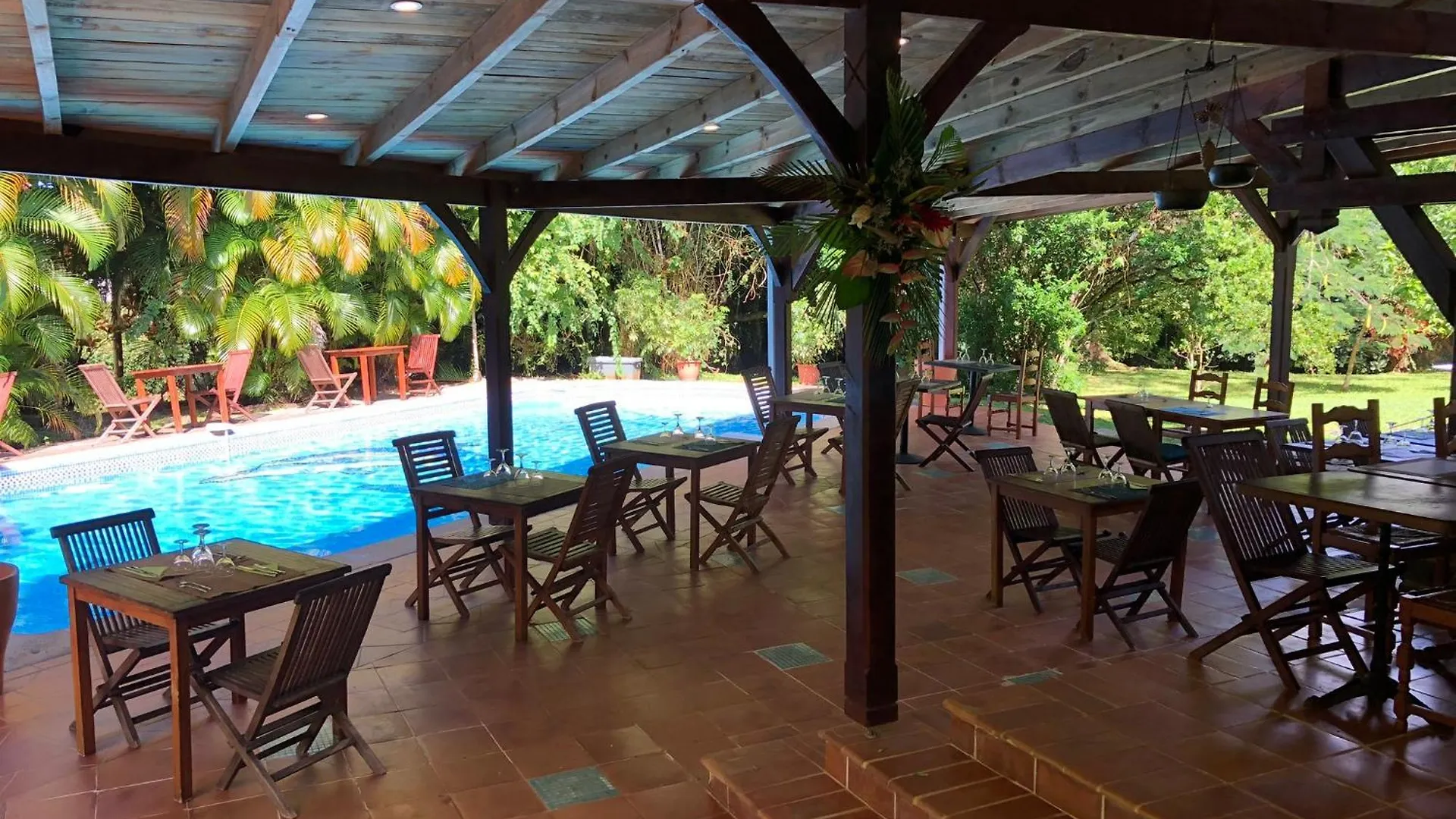 Bed & Breakfast Between Us : Chambres D'Hotes A Saint Joseph Martinique