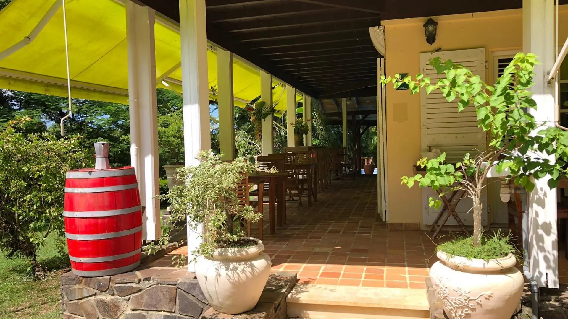 Between Us : Chambres D'Hotes A Saint Joseph Bed & Breakfast
